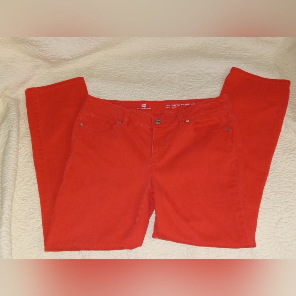 Liz Claiborne jeans, straight leg, stretch fit, petite. Sz 12P